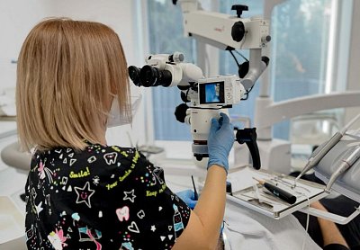 Špičkový mikroskop jako součást moderní diagnostiky a precizního ošetření